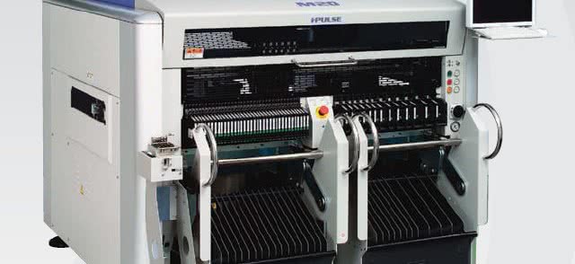 Uniwersalny automat montażowy SMT wspiera produkcję oświetlenia LED 