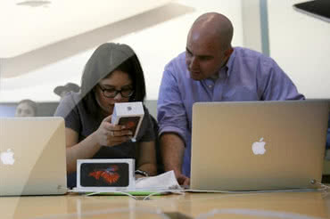 Apple osiągnął nowy weekendowy rekord sprzedaży iPhone'ów 