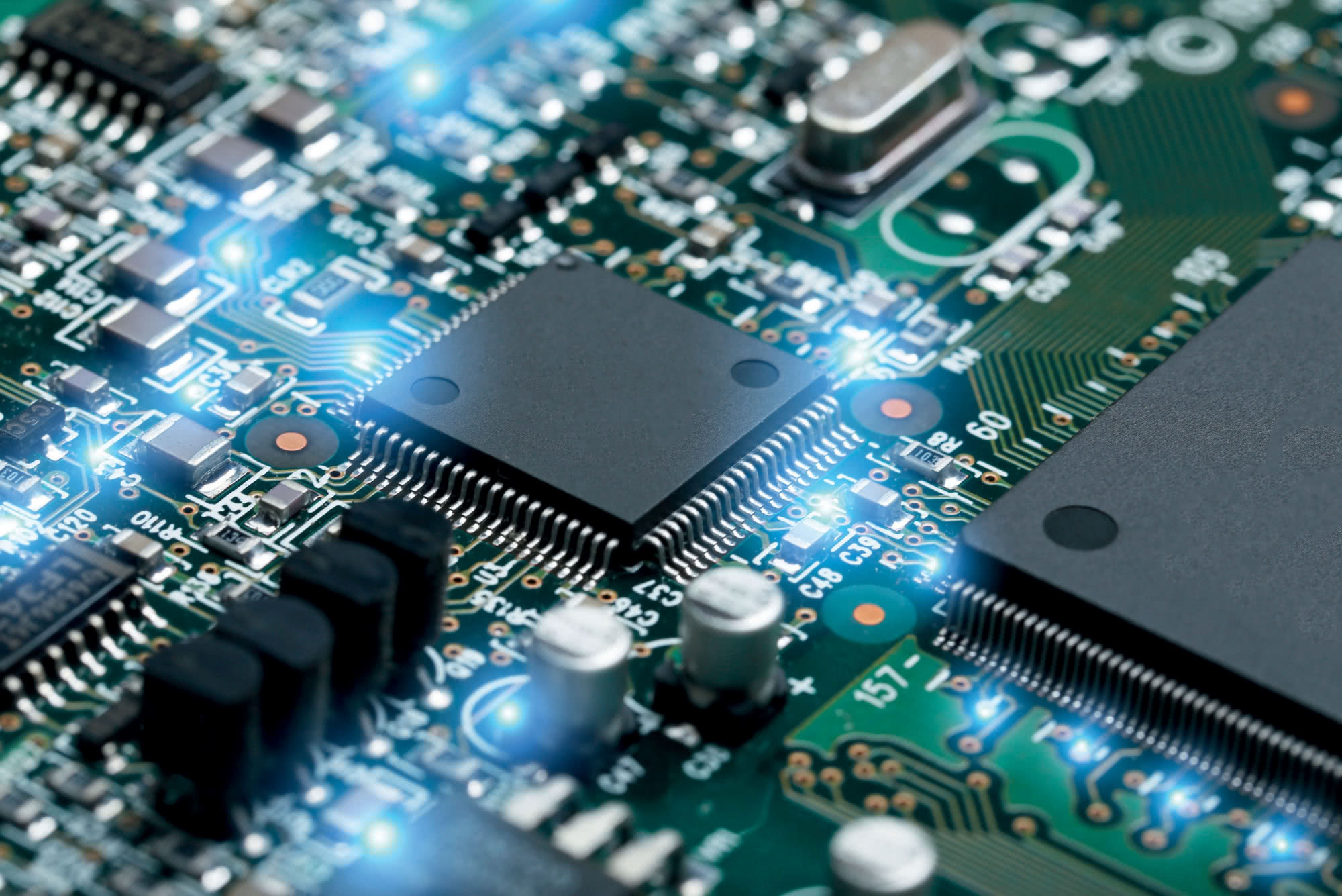 Mikrokontrolery i IoT zapewniają elektronice szybki rozwój 