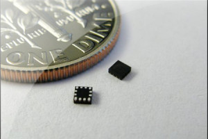 Miniaturowy układ programowalny mixed-signal linii GreenPAK 3 typu \"dual supply\"