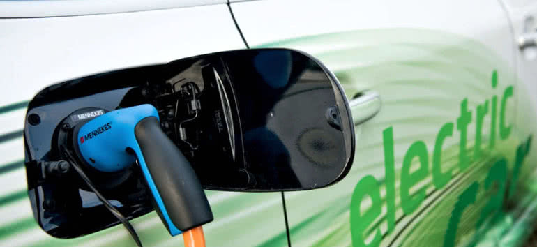 Samochody elektryczne - co sprzyja ich upowszechnianiu? 