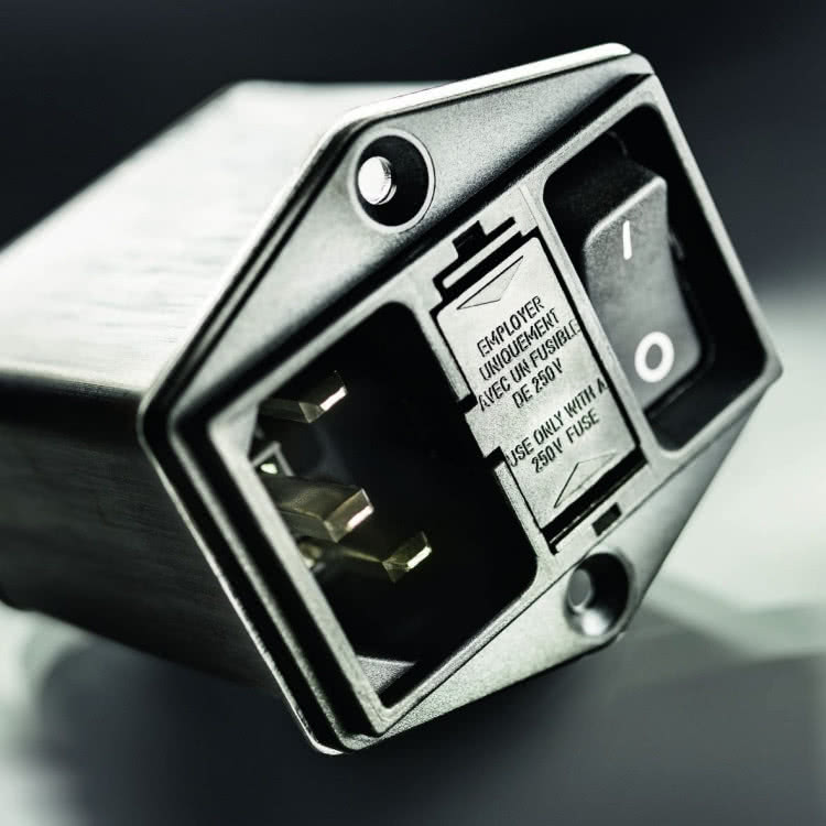 SCHURTER Electronics Sp. z o.o. Kompaktowe złącze zasilające IEC z