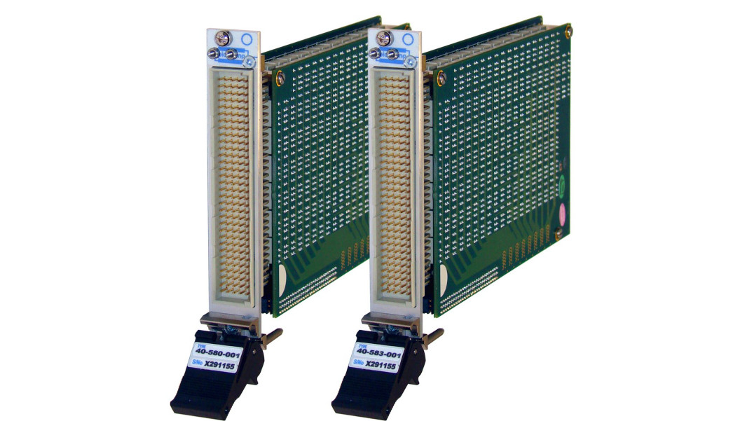 Pickering Interfaces Wysokonapięciowe dwubiegunowe matryce przełączające PXI 40-580 i 40-583 rozmiaru 32 x 8 i 64 x 4