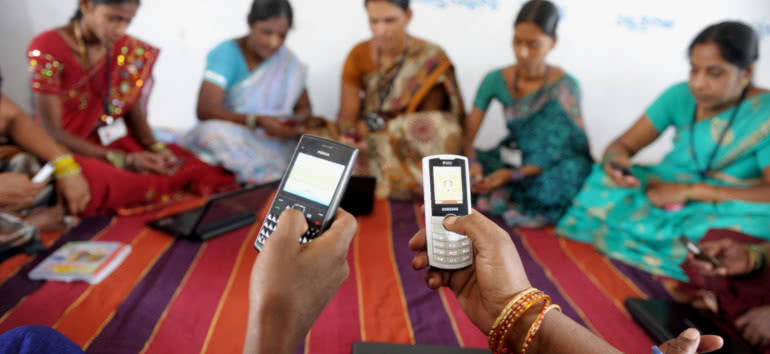 Sprzedaż smartfonów w Indiach według IDC rośnie 