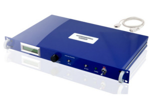 Uniwersalny wzmacniacz w.cz. na pasmo 100 MHz...18 GHz do montażu w szafie 19-calowej