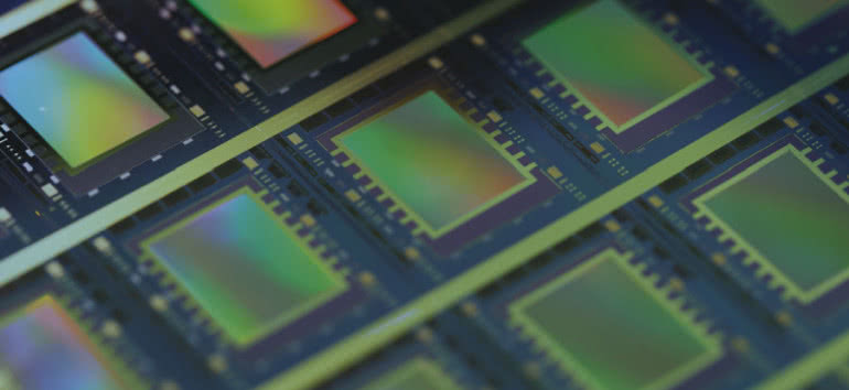 HC SemiTek dostarczy chipy microLED firmom Innolux i LG Electronics 