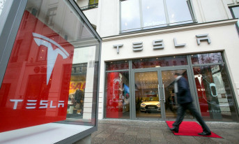 Tesla przekracza oczekiwania i spodziewa się dalszego wzrostu