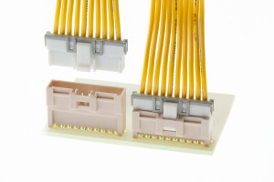 Złącza płytka-kabel i kabel-kabel o rozstawie wyprowadzeń 2,0 mm i prądzie przewodzenia do 2,5 A