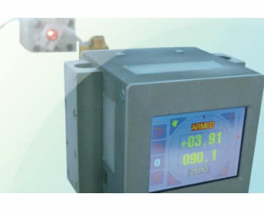 Detektor laserowy do bezkontaktowego pomiaru przesunięć obiektów z rozdzielczością 10 µm