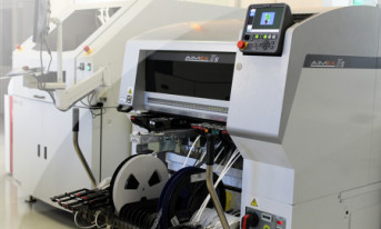 Nowe maszyny w EAE Elektronik