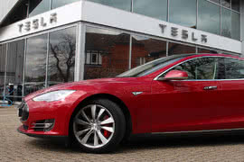 Tesla sprzedaje się w Europie lepiej niż luksusowe sedany z Niemiec 