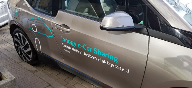W Warszawie rusza dzisiaj elektryczny car sharing 