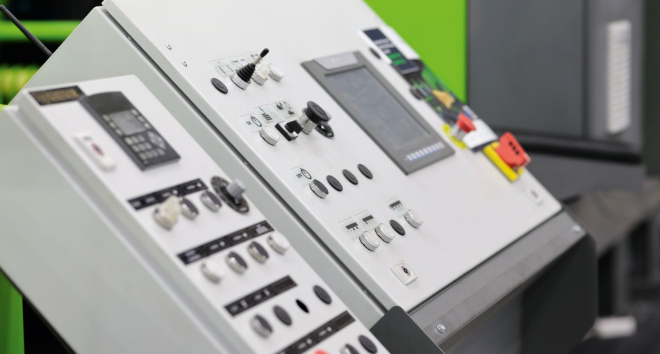 Obudowy i szafy dla elektroniki i przemysłu