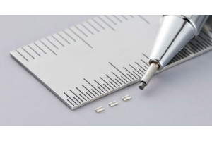 Kondensator MLCC 1 µF o grubości 0,18 µm zaprojektowany do zastosowań w motoryzacji