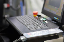 Przełączniki, przyciski i klawiatury