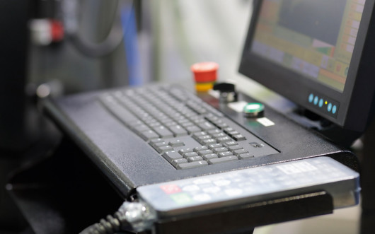 Przełączniki, przyciski i klawiatury