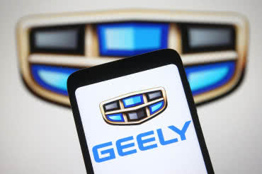 Geely chce produkować smartfony 