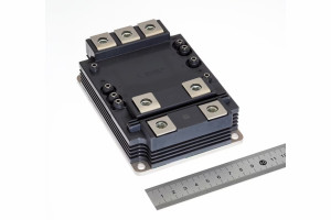 Dwutranzystorowe moduły SiC MOSFET 3,3, kV o prądach znamionowych 200 A i 400 A