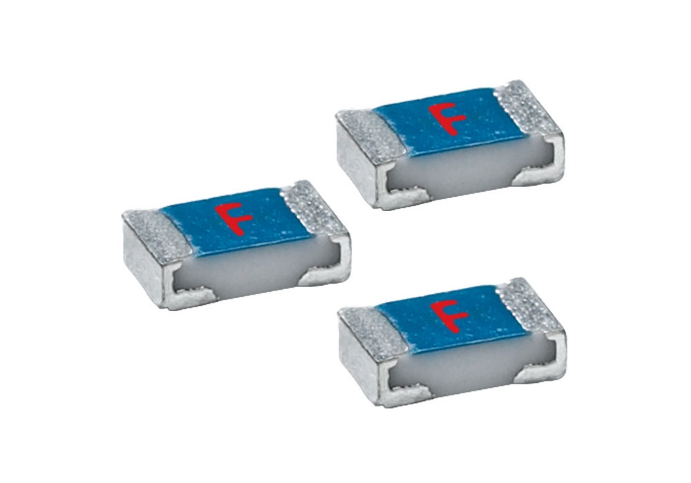 Szybkie bezpieczniki cienkowarstwowe na zakres 0,5...5,0 A z kwalifikacją AEC-Q200