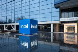 Intel zawiesza inwestycje w nowe fabryki chipów we Francji i Włoszech 