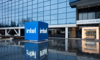 Intel zawiesza inwestycje w nowe fabryki chipów we Francji i Włoszech