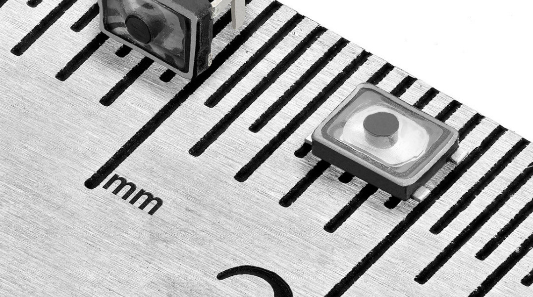 Miniaturowe przełączniki NanoT w wersjach top- i side-actuated o zróżnicowanej sile nacisku