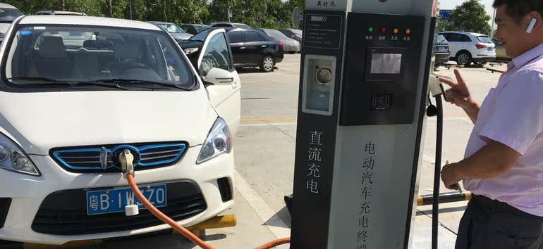 Sprzedaż samochodów elektrycznych w Chinach bije kolejne rekordy 