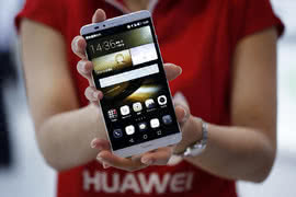 Huawei zamierza na polskim rynku smartfonów pokonać Samsunga 