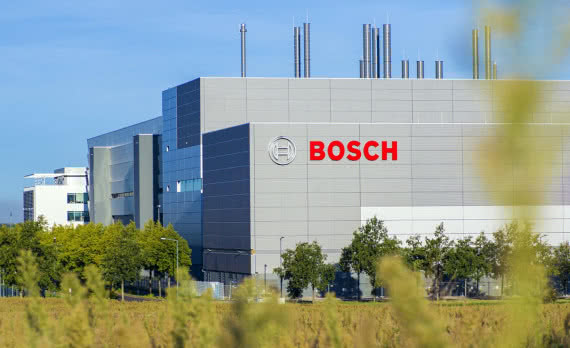 Bosch otworzy w czerwcu fabrykę chipów samochodowych 