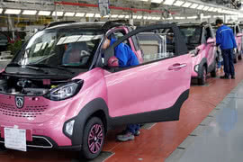 Chiny mają już blisko 500 producentów samochodów elektrycznych 