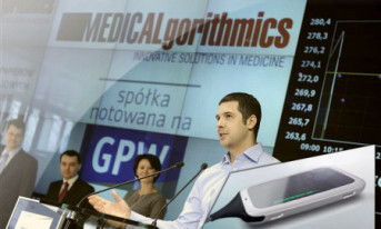 Urządzenie Medicalgorithmicsa do monitorowania pracy serca na odległość hitem w USA