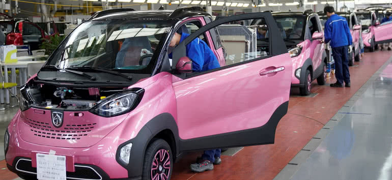 Chiny mają już blisko 500 producentów samochodów elektrycznych 