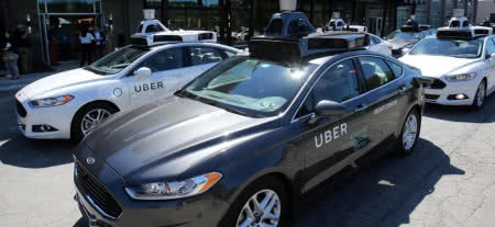 W Pittsburghu autonomiczne samochody Ubera przewożą pierwszych pasażerów 