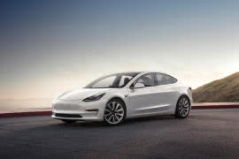 Tesla rozpoczęła w chińskiej fabryce produkcję Modelu 3 dalekiego zasięgu 