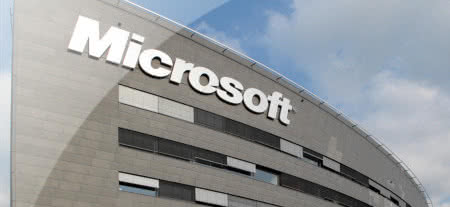 Zła passa Microsoftu - największy spadek cen akcji od 13 lat 