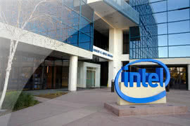 Intel wyszedł na swoje, mimo spadków w sektorze PC 
