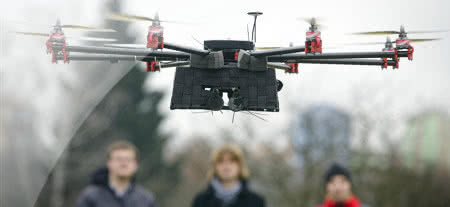 Szybko rośnie liczba dronów obecnych w przestrzeni powietrznej USA 