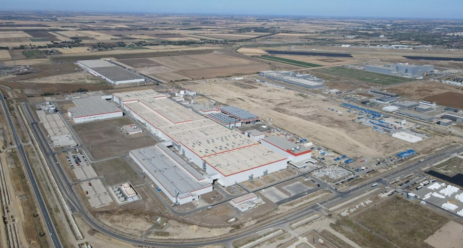 Nowa fabryka CATL uruchamia próbną produkcję ogniw akumulatorowych na Węgrzech