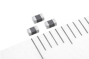 Małostratna cewka cienkowarstwowa 1,6 x 0,8 x 0,8 mm do układów zasilania