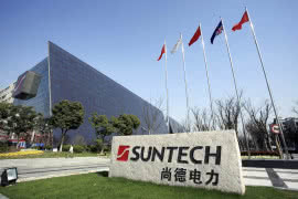 Producent modułów fotowoltaicznych Wuxi Suntech przejęty przez miliardera Kin Ming Chenga 