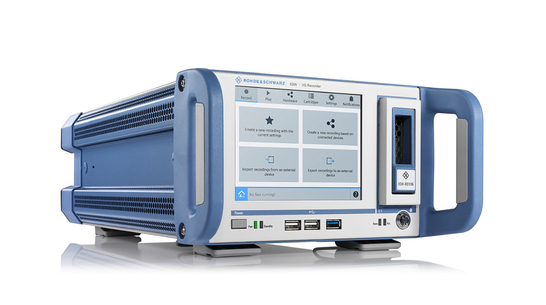 Rejestrator laboratoryjny sygnału I/Q o paśmie 200 MHz i szybkości próbkowania 250 MSps