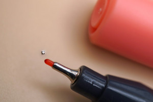 Miniaturowe rezonatory MEMS 32...76,8 MHz o bardzo dużej odporności na udary i wibracje