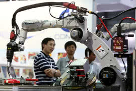 Chińskie fabryki intensyfikują proces robotyzacji 
