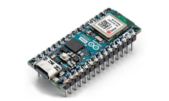 Płytka deweloperska Arduino z 32-bitowym mikroprocesorem i komunikacją w standardach Wi-Fi/Bluetooth