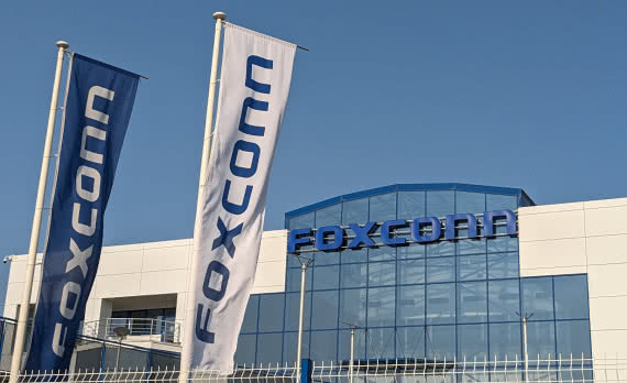 Foxconn zainwestuje w zakład pakowania i testowania w Europie 