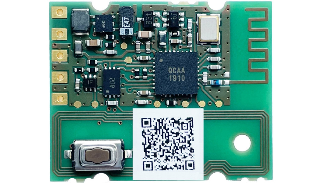 Nadajnik z zasilaniem energy harvesting i obsługą dwóch standardów komunikacji bezprzewodowej