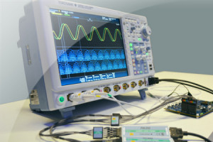 Oscyloskop DLM4000 z dodatkowymi kanałami i nowym oprogramowaniem firmware