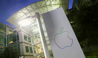 Po raz pierwszy od 15 lat zmalała roczna sprzedaż Apple'a