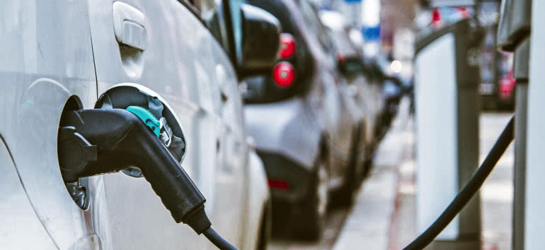 W 2022 roku niedobór baterii litowych do samochodów może być dotkliwszy niż niedobór chipów 