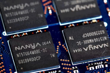 Budowa fabryki chipów DRAM opóźniona o 6 miesięcy 